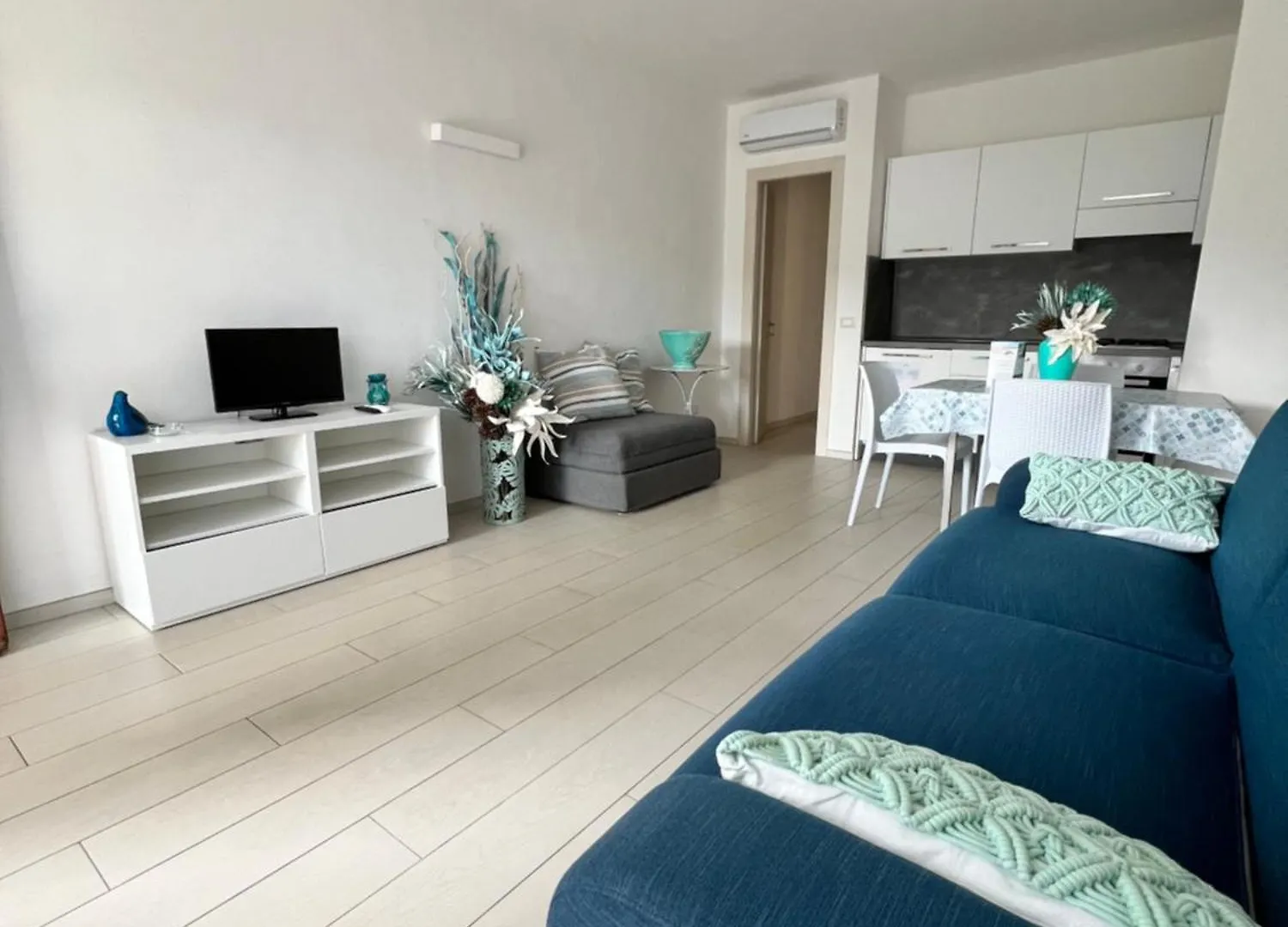 *** Курортный комплекс Aviotel Residence Марина-ди-Кампо Италия